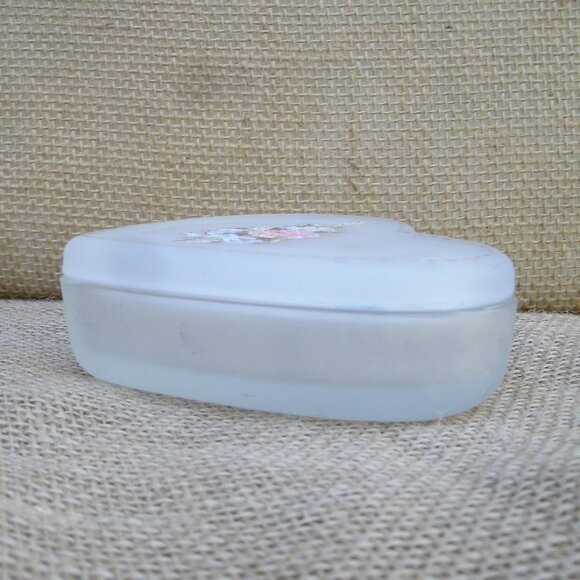 Vintage Viking Glass Floral Heart Trinket Box - Picture 6 of 16